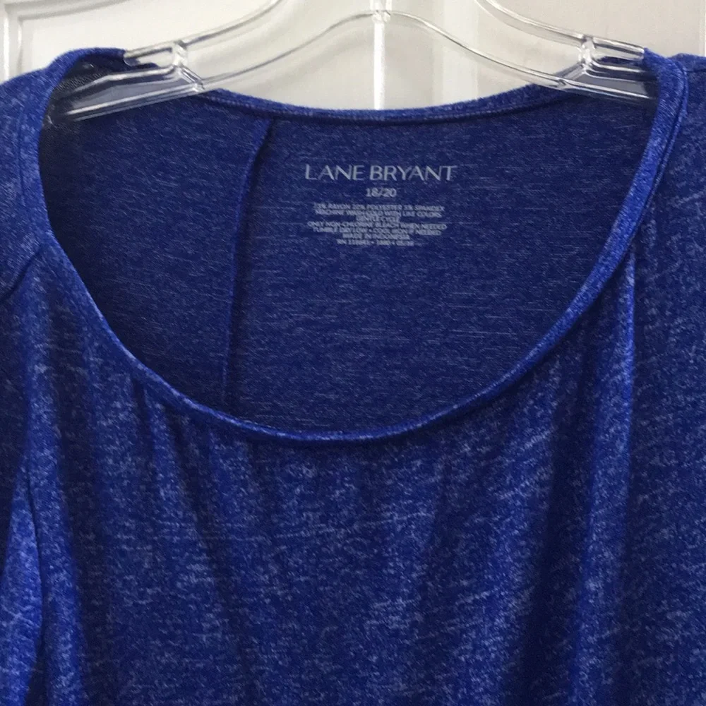 FINAL MARKDOWN Ladies’ Lane Bryant Tee (18/20)